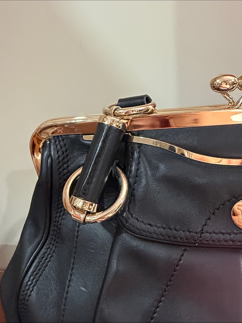 ‼️Vintage Authentic Celine Black Leather Kisslock Shoulder Bag - Picture 8 of 14